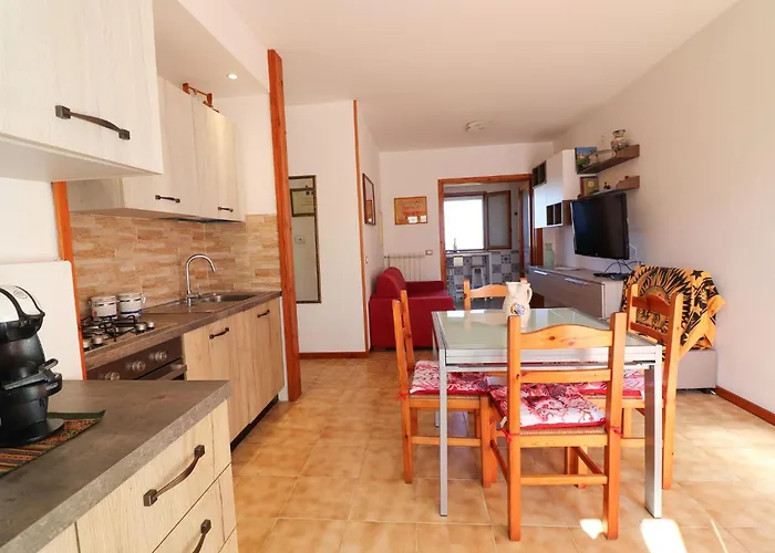 Aisha Vacation Отранто